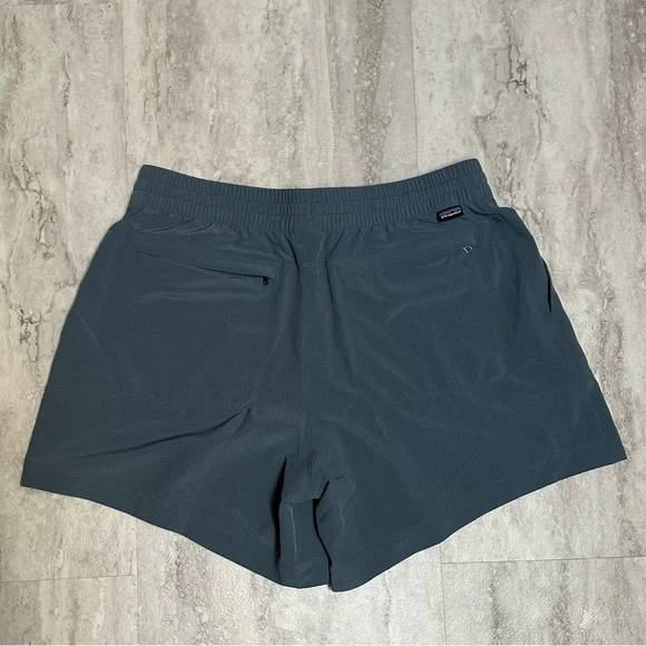 NWOT Patagonia Women’s athletic shorts w pockets Blue/Green Size Small - Picture 2 of 3